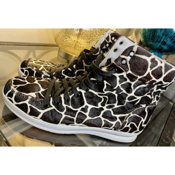 Jump New York Sullivan 24 Giraffe Print Leather High Top Sneakers - Picture 3 of 6